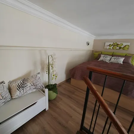 Hermes Apartment *