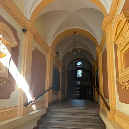 Hermes Apartment
